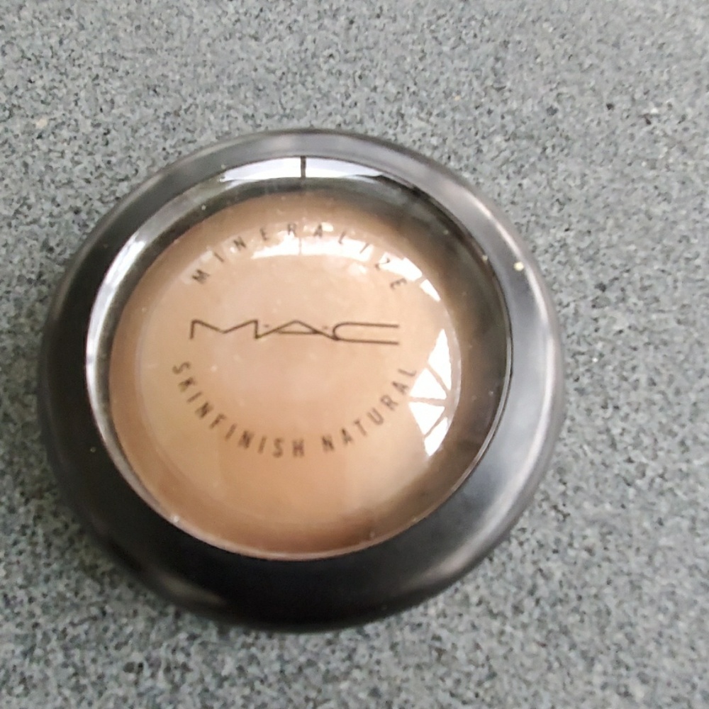 Makeup....blush color medium dark